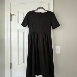 Elegant Black Short Sleeve Dress